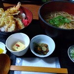 Denshou No Ajido Okoro Mugendou - 天丼と稲庭うどんのセット。