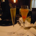 レストラン マノワ - 食前酒（シャンパンとシャンパンのカクテル)（2014.1）