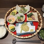和食とバル 岳 - 料理写真:花籠御膳