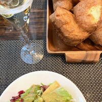BLT STEAK  ROPPONGI - ランチ　スパークリングワイン・ポップオーバー・サラダ