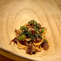 bekki - ❹ホタルイカと糸島の菜の花パスタ
                      〜ホタルイカの濃厚な味噌と春らしい爽やかな菜の花が季節感があり、美味しいパスタに仕上がっている。