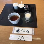 京豆冨不二乃 - ホット烏龍茶・豆乳ドリンク