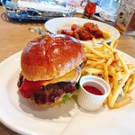 Merengue 鹿島店 - チーズバーガー + ガーリックシュリンプ