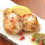 Butter-grilled scallops
