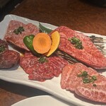 炭火ホルモン 吟 - 