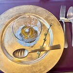 トゥ・ラ・ジョア イズム - 