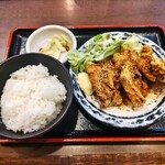 藤ヱ門 - 旨たれ唐揚げサラダ　580円＋ライス　150円