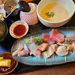 麦屋魚仙坊 - 料理写真:麦とろ飯と刺身定食