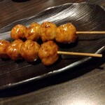 個室完備居酒屋 極上肉×美味海鮮之饗用 茜屋 秋田站前店 - 比内地鶏のつくね団子。