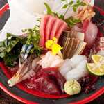 Assortment of 6 types of sashimi