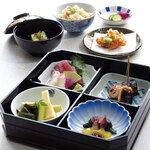 Shunsai Kyo Bento (boxed lunch) flower