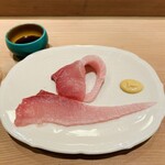 新日本料理おぶね - ▫︎焼津の鰤の刺身
      →辛子クリーム(生クリーム)