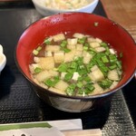 昭和ホルモン食堂 - 定食に付いてくる味噌汁！