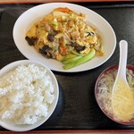 中国料理 熊福 - おかずもご飯も、かなりお腹を満たされる量！