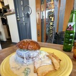 イル フロッグス - 「ガーリックホワイトソースバーガー」(1815円)