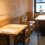 魚菜 山ぐち - テーブル 内観