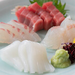 Assorted sashimi