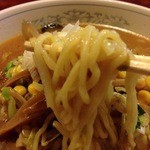 千石ラーメン - 麺箸あげ