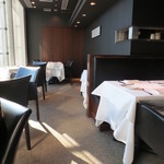 オーグードゥジュール ヌーヴェルエール - 日当たりの良い席です。