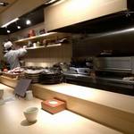 いまゐ - 移転後の店内