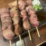 Yakiton Enya - レバー食べ比べ