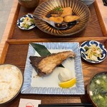 ごはんや 飯すけ - 