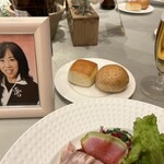 レストラン リビエラ東京 - 天然酵母のパン2種類