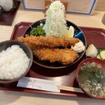 とんかつ 美とん - とんまるロースカツとエビフライ定食