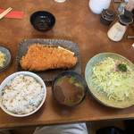 とんかつ 美とん - まこと亭ロースかつ定食
