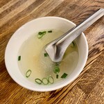 タイ料理 スワンナプームタイ - 付いてきたスープ