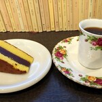 Cafe赤居文庫 - ブレンドとシベリア