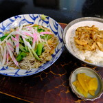 浅野屋 - ご飯全景。あさり丼の死角に逆さまの屋号が隠されている(笑)