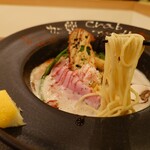 カニ蟹 crab noodle 三宮 - 