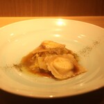 RISTORANTE IL NODO - ラビオリ 猟師森さんの仕留めた猪バラ肉 春キャベツ