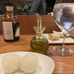 トムクリオーザ - ご飯、生ハムと一緒に食べる　ご飯の温度で脂がとろける