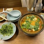 麦酒宿 まり花 - 豆苗炒め、ホタテとあさりのチゲ