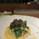 トムクリオーザ - ラビオリ、菜の花のペーストとチーズのソース、トリュフ➕りんごのバルサミコ