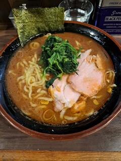 神田ラーメン わいず - ラーメン（大盛り）