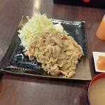 Tonkichi - 生姜焼き。ご飯や味噌汁はセルフで。おかわりをお願いする手間もないし、心ゆくまで食べられるかと♪