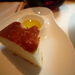 イタリアン オット - 自家製パン　岩塩とローズマリーのフォカッチャ　チャバタ