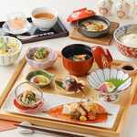 ``Haru Urara'' is a set meal where you can enjoy spring's soup and eight dishes.