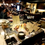 夜ノ焼魚 ちょーちょむすび - 私の席からの景色。一等地でしょ(笑)