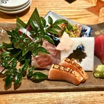 夜ノ焼魚 ちょーちょむすび - お造り盛合せ！