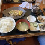 お食事処まるに - 