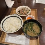 トーキョーアジフライ - 定食のご飯+味噌汁+卵黄の漬け+『胡麻鯵』