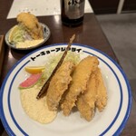 Tokyo Ajifurai - アジフライは主役の小さめ2匹｡