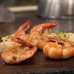 お好み焼屋みっちゃん - 立派なで大ぶりのエビを
      独り占め (ᗒᗨᗕ)