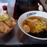 Namie Nikushokudou - 日替わり ラーメンと豚丼 ライス大盛り