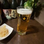 餃子の丸福 - ドリンク写真:生ビールとお通し