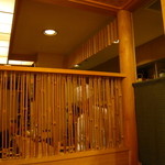 赤坂 詠月 - テーブル席から厨房を